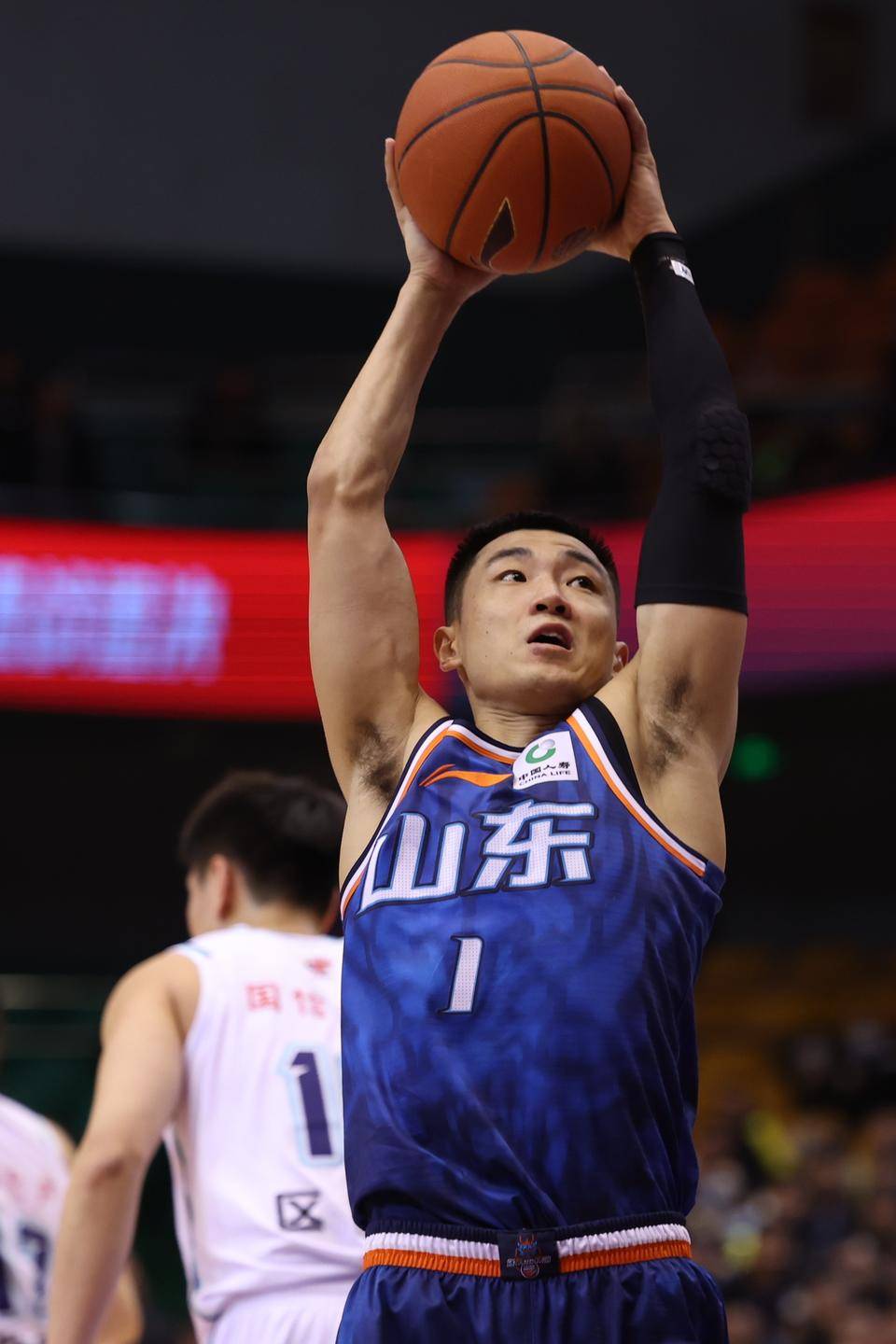 里程碑夜!山东男篮回应争议,CBA常规赛清晨刷纪录,球迷炸锅,控场能力受关注的简单介绍 里程碑夜!山东男篮回应争议,CBA常规赛清晨刷纪录,球迷炸锅,控场能力受关注的简单介绍